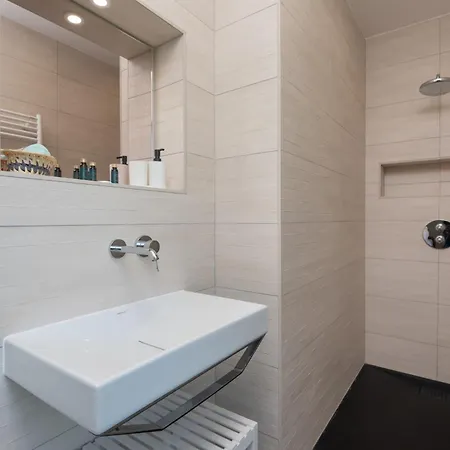 Pleine Nature - Piscine, Jacuzzi, Sauna Villa